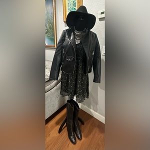 Zara M size short dress ( 100% Polyester )